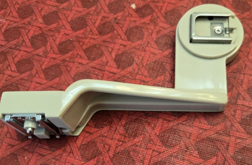 Vintage Polaroid Model 281 Flash Gun in box with FLASH BRACKET MODEL #292