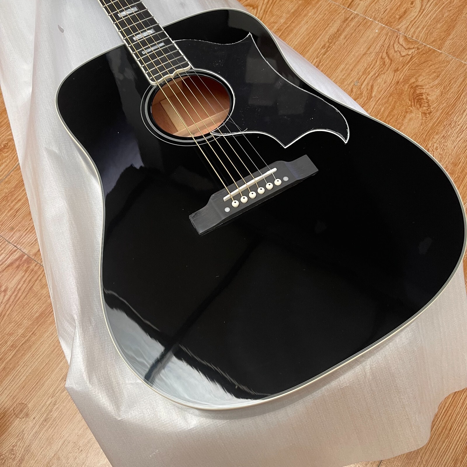 NEW 41 "Hummingbird Black solid wood section refers to playing acoustic guitar