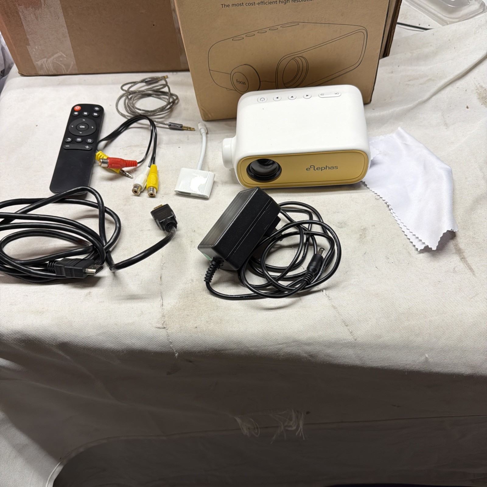 Mini LED Portable Video Projector Elephas