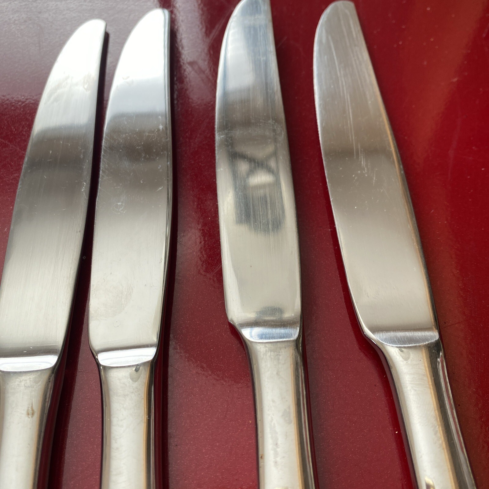 Oneida Mooncrest Trista 4 Dinner Knives Stainless Flatware Glossy