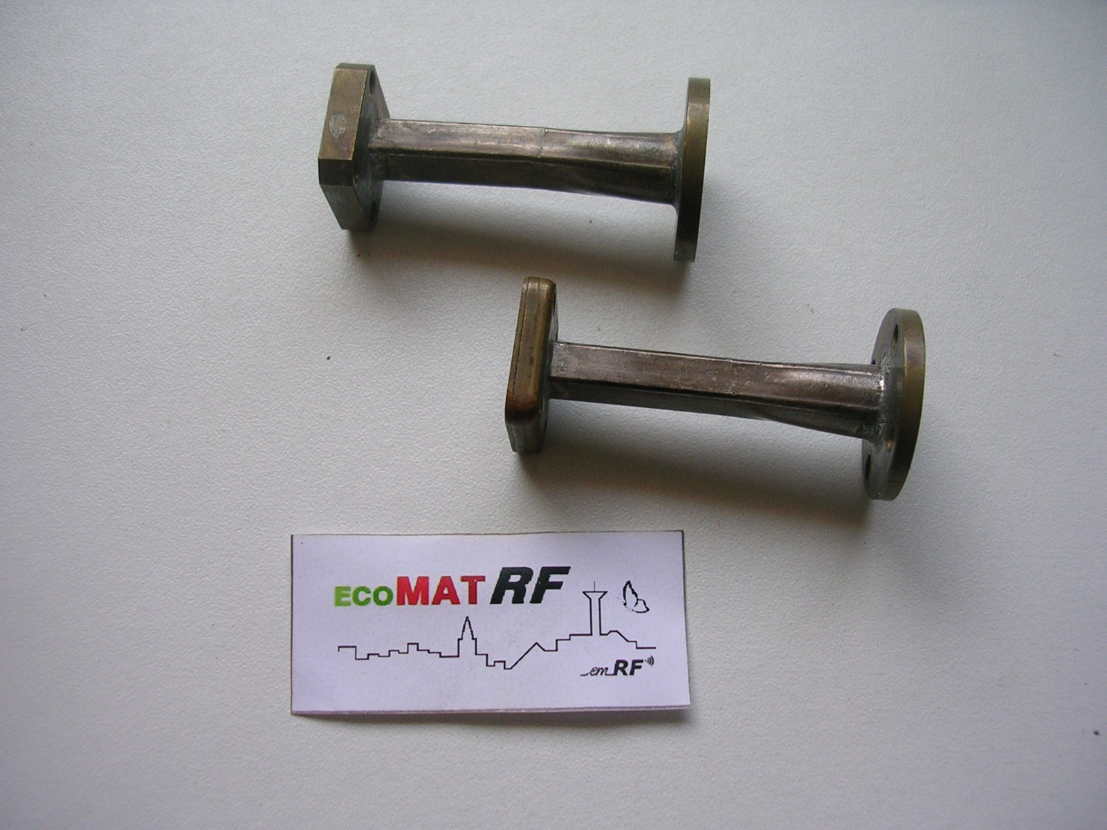 WAVEGUIDE WR28 SQUARE FLANGE ADAPTER TO ROUND WAVEGUIDE #3807