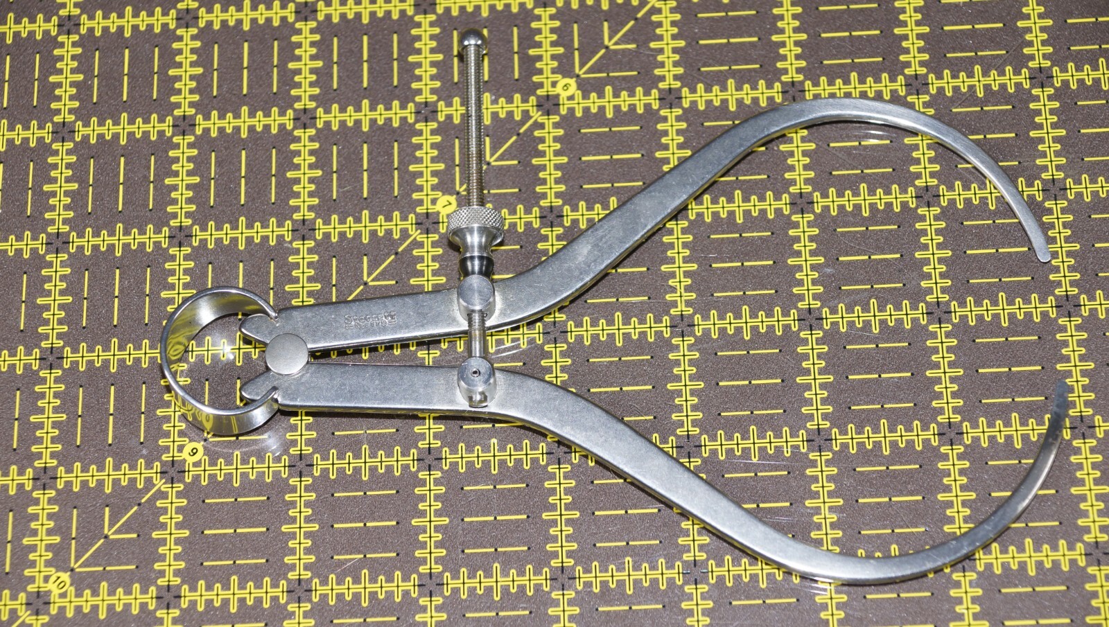 Starrett 179-6 Flat Leg Solid Nut Spring Joint Outside Caliper 6"