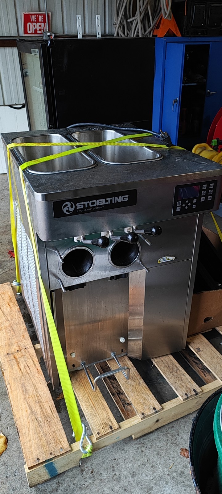 Stoelting F131-181  Soft Serve Frozen Yogurt Ice Cream Machine