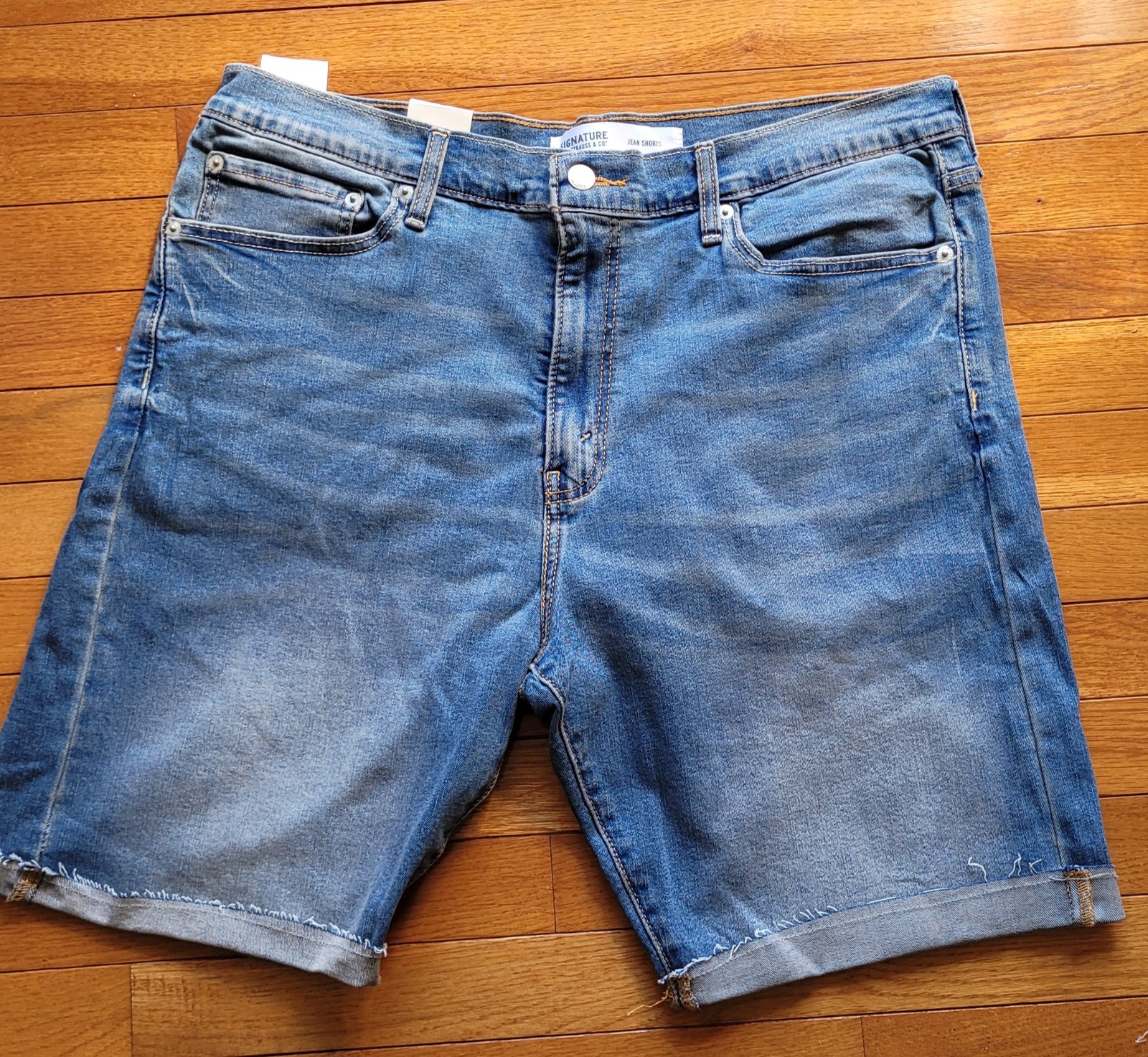 Signature Levi Strauss Men’s Sz 34 Slim Cuffed Shorts IRREGULAR