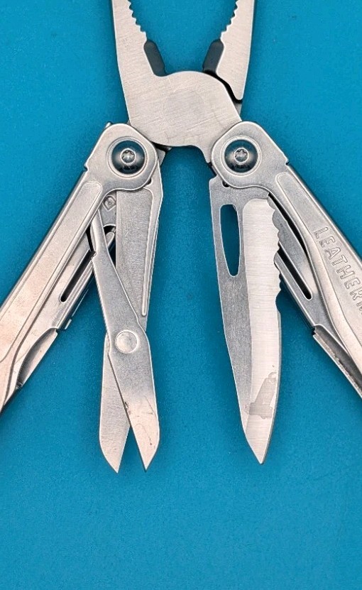 LEATHERMAN WINGMAN MULTI-TOOL! FAST SHIPPING!