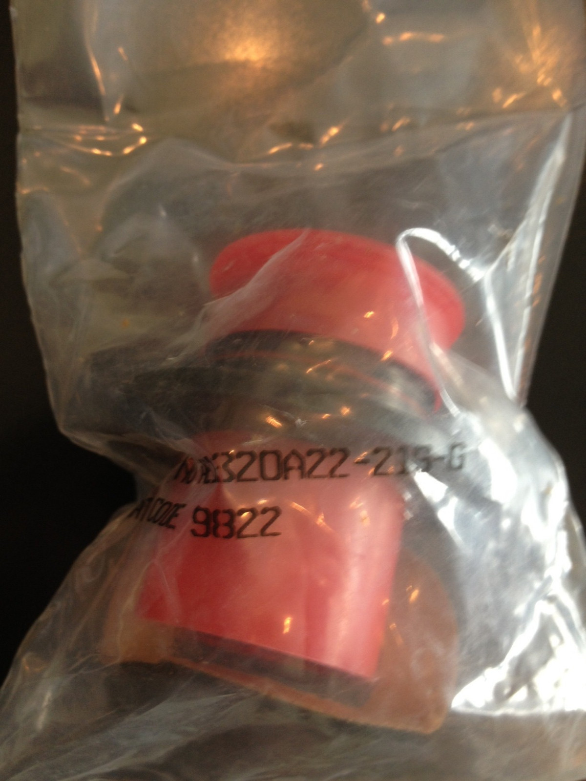 AE1320A22-21S-G Aero threaded connector with cap plug NV21FR