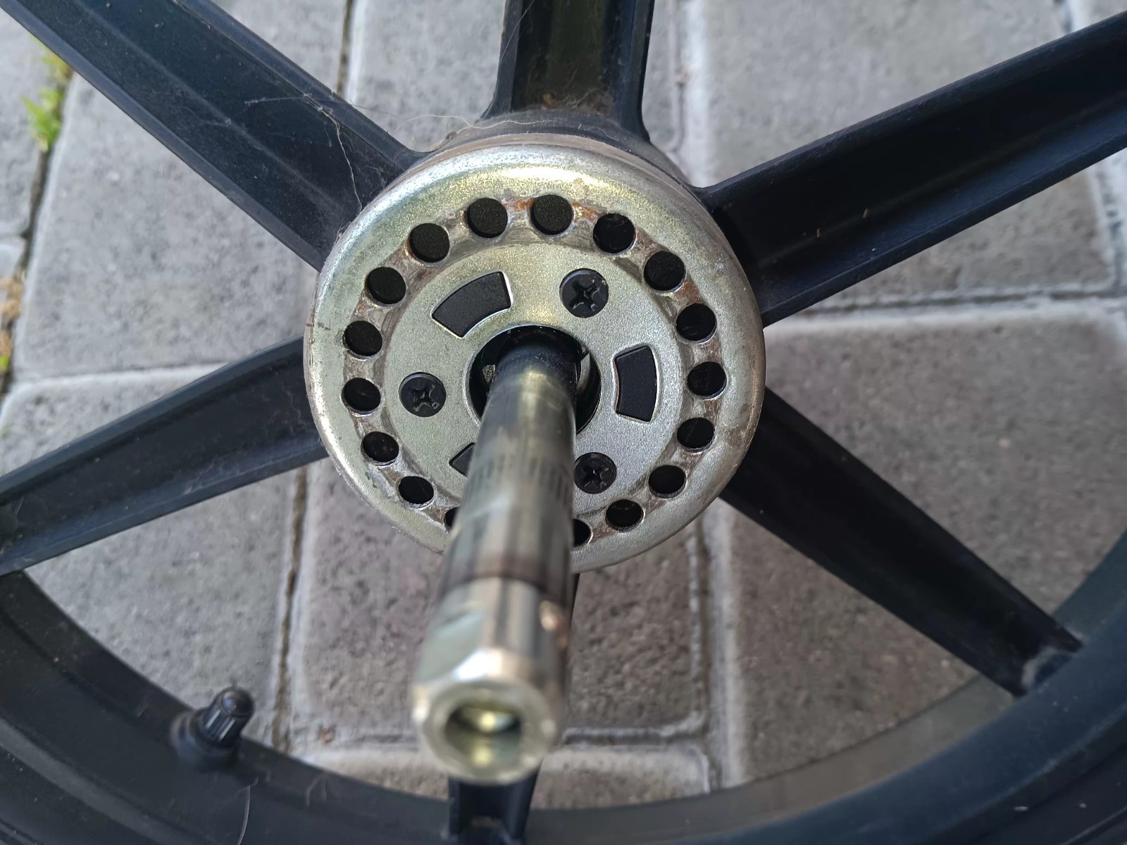 One 16" Rear Wheel For Thule Urban Glide 2 Stroller (CHOSE LEFT OR RIGHT SIDE)
