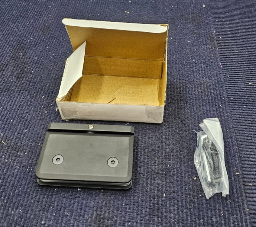 HP1VBGTCMB Top or Bottom Mount Adjustable Montreal Series Hinge Matte Black