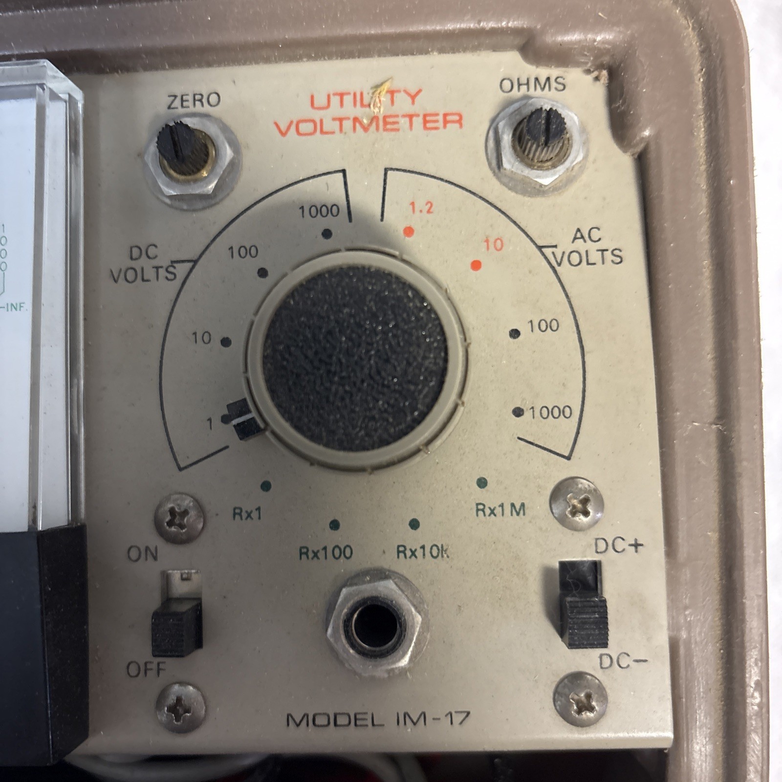 Vintage Heathkit Utility Solid State Voltmeter Model IM-17 in Hard Case