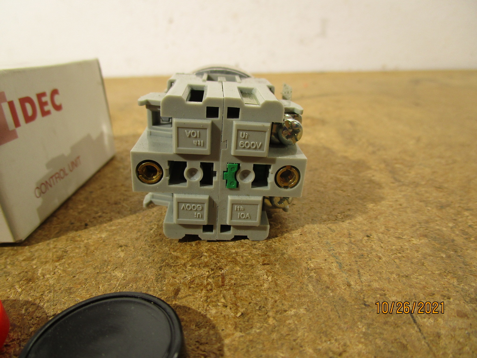 IDEC ABD11ON-BGR Pushbutton Switch SPST-NO Standard Panel Mount Front