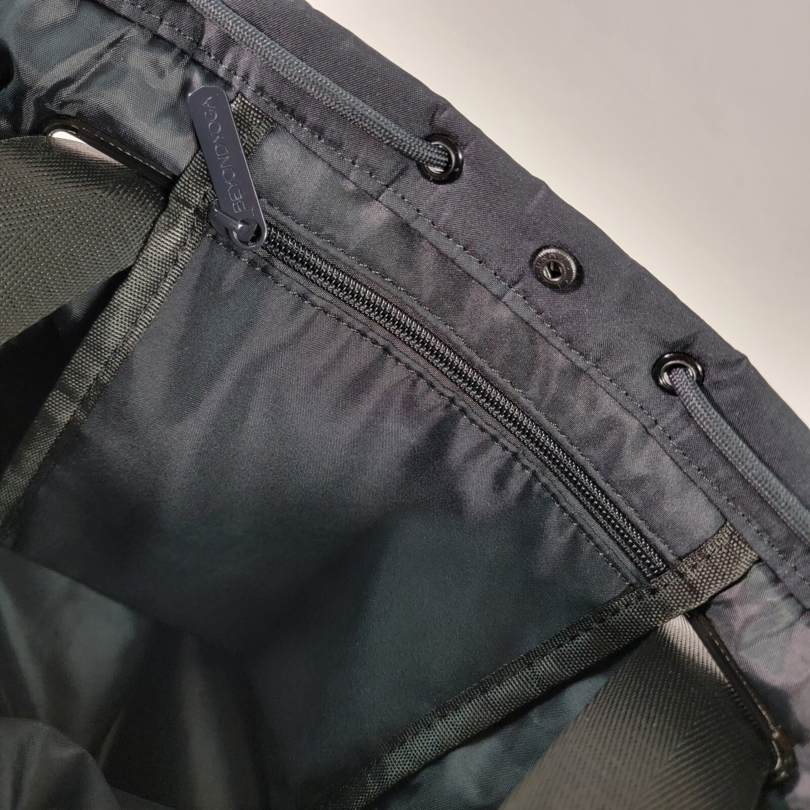 Beyond Yoga Black Convertible Gym Bag Zippered Compartment Drawstring