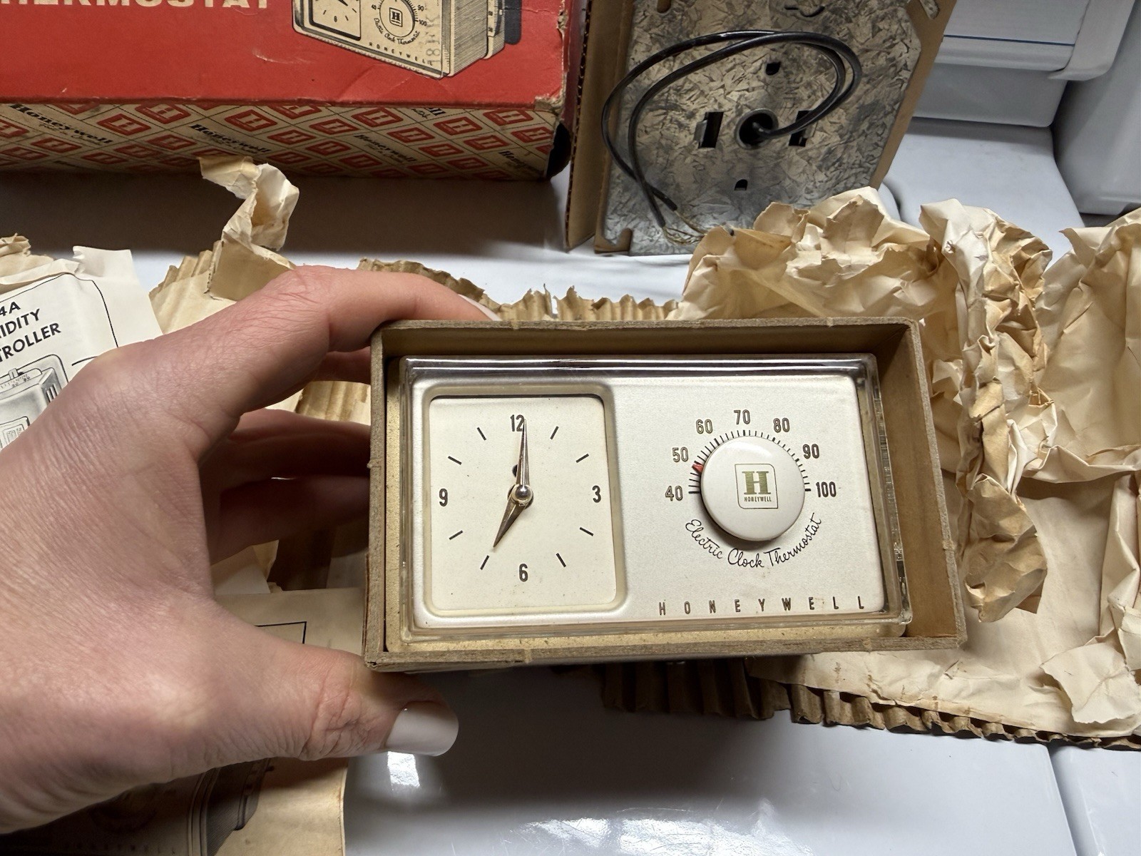 Honeywell T252A Electric Clock Thermostats  ~ 1950s