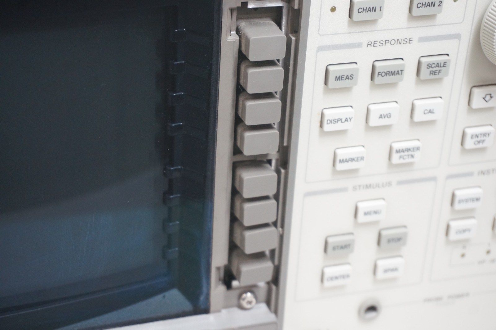 Hewlett Packard - 8753D - Network Analyzer with 87511A S-Parameter Test Set