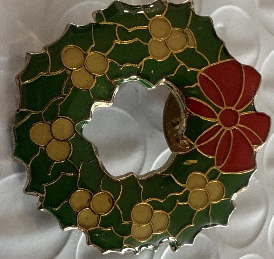 Christmas Wreath Pin Buttton