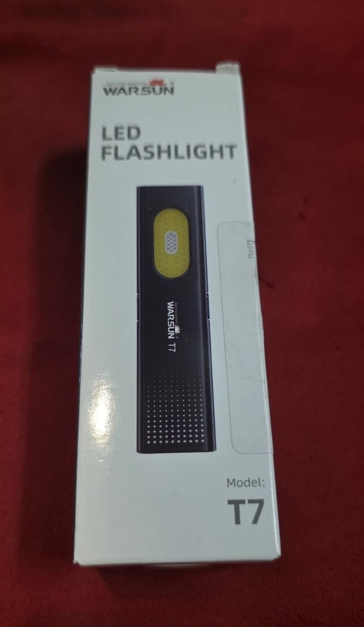 WARSUN T7 LED Flashlight Black Plastic 3.7V Battery Powered Portable Handheld