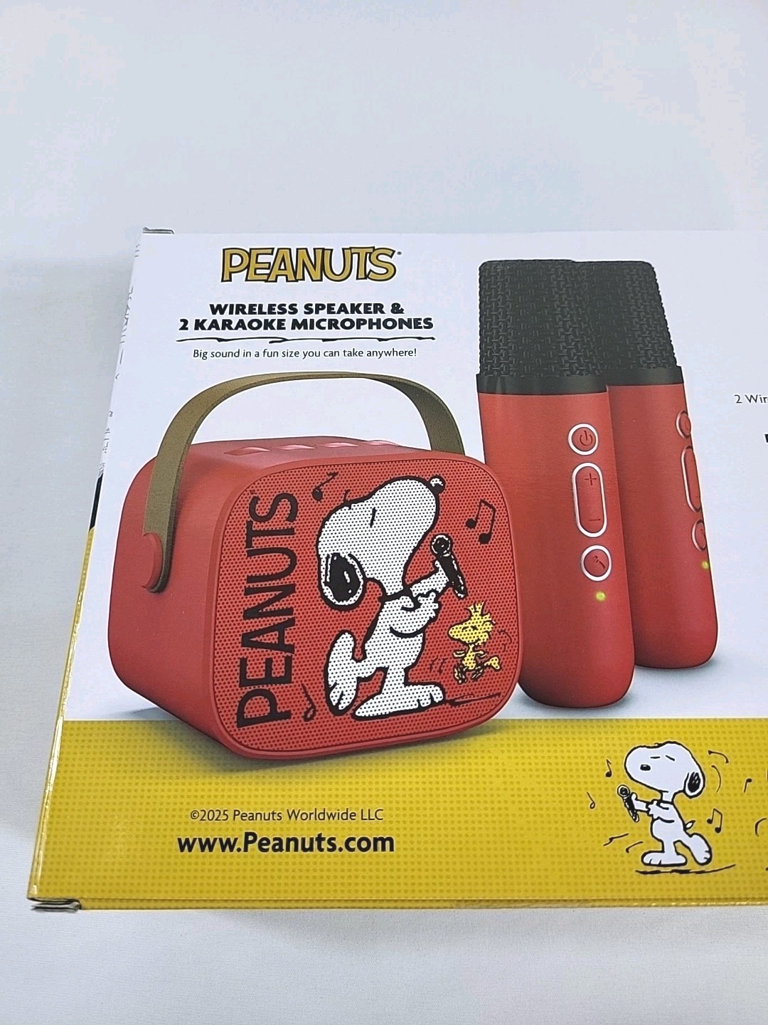Peanuts New Snoopy Wireless Speaker & Karaoke Microphone Red/Black Set