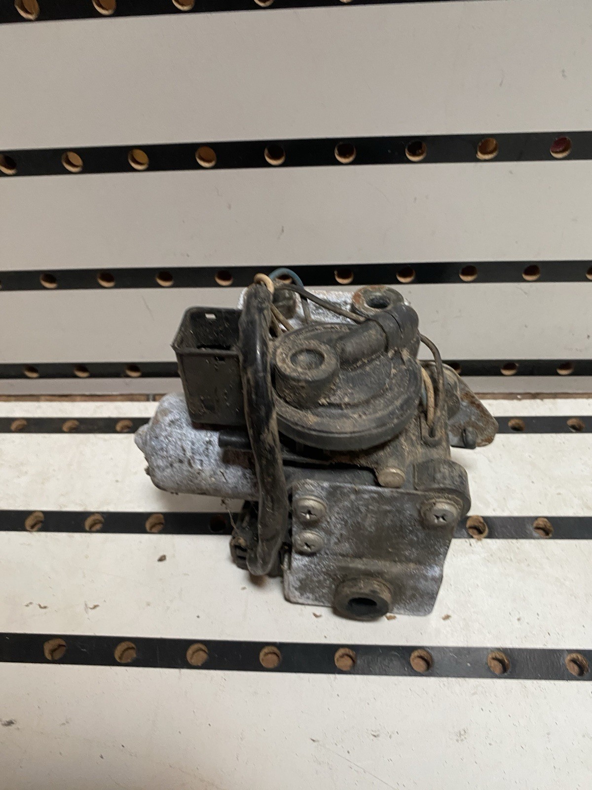 89-94 Nissan 240sx S13 OEM Cruise Control Pump Motor Assembly.