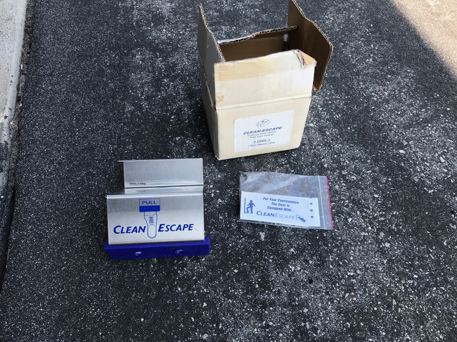 "Clean Escape" Hands Free door opener. NEW!