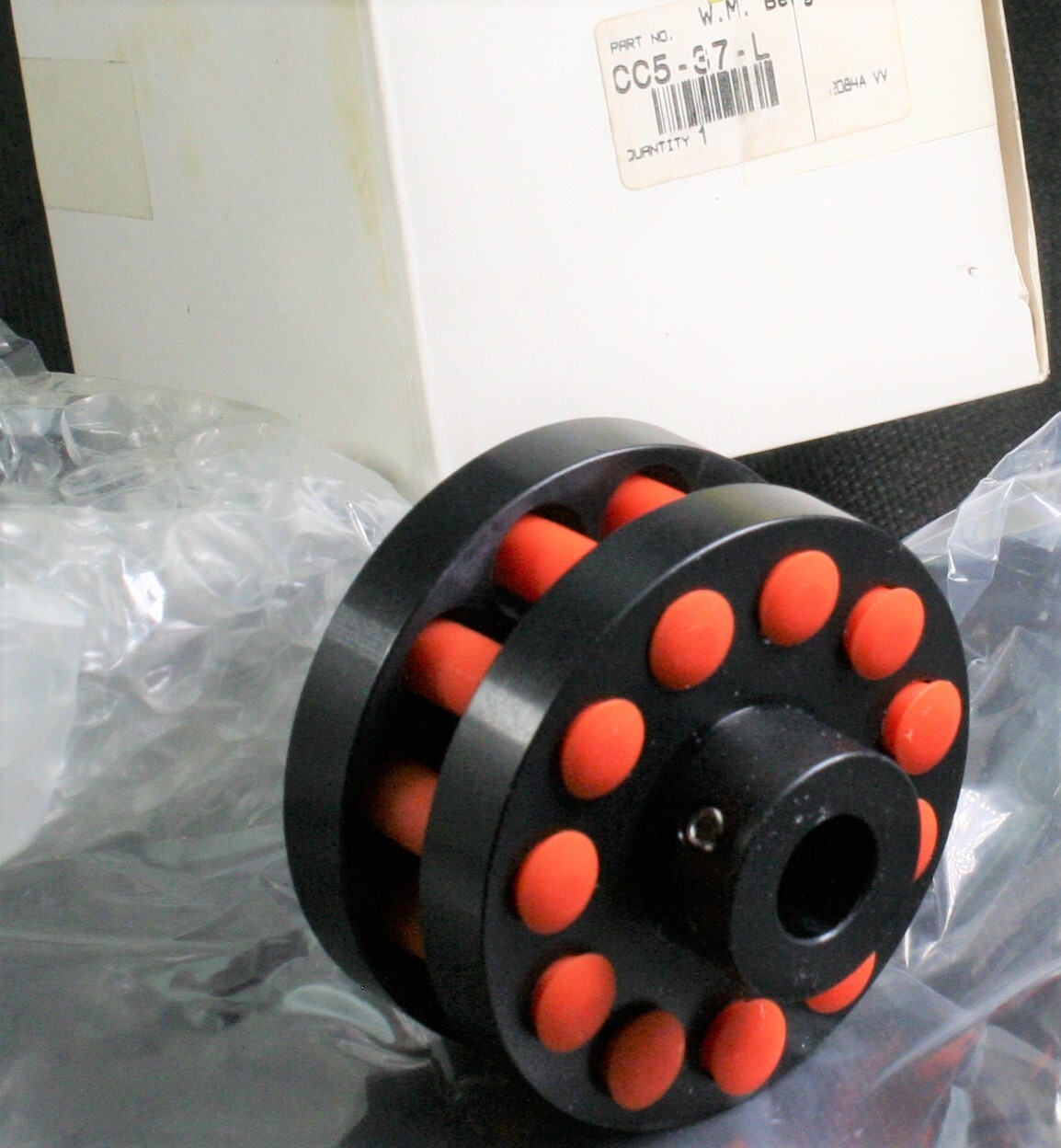 One W.M Berg CC5-37-L Flex-Thane Coupling USA 2-1/2" OD GOSS WP.5401790 NEW