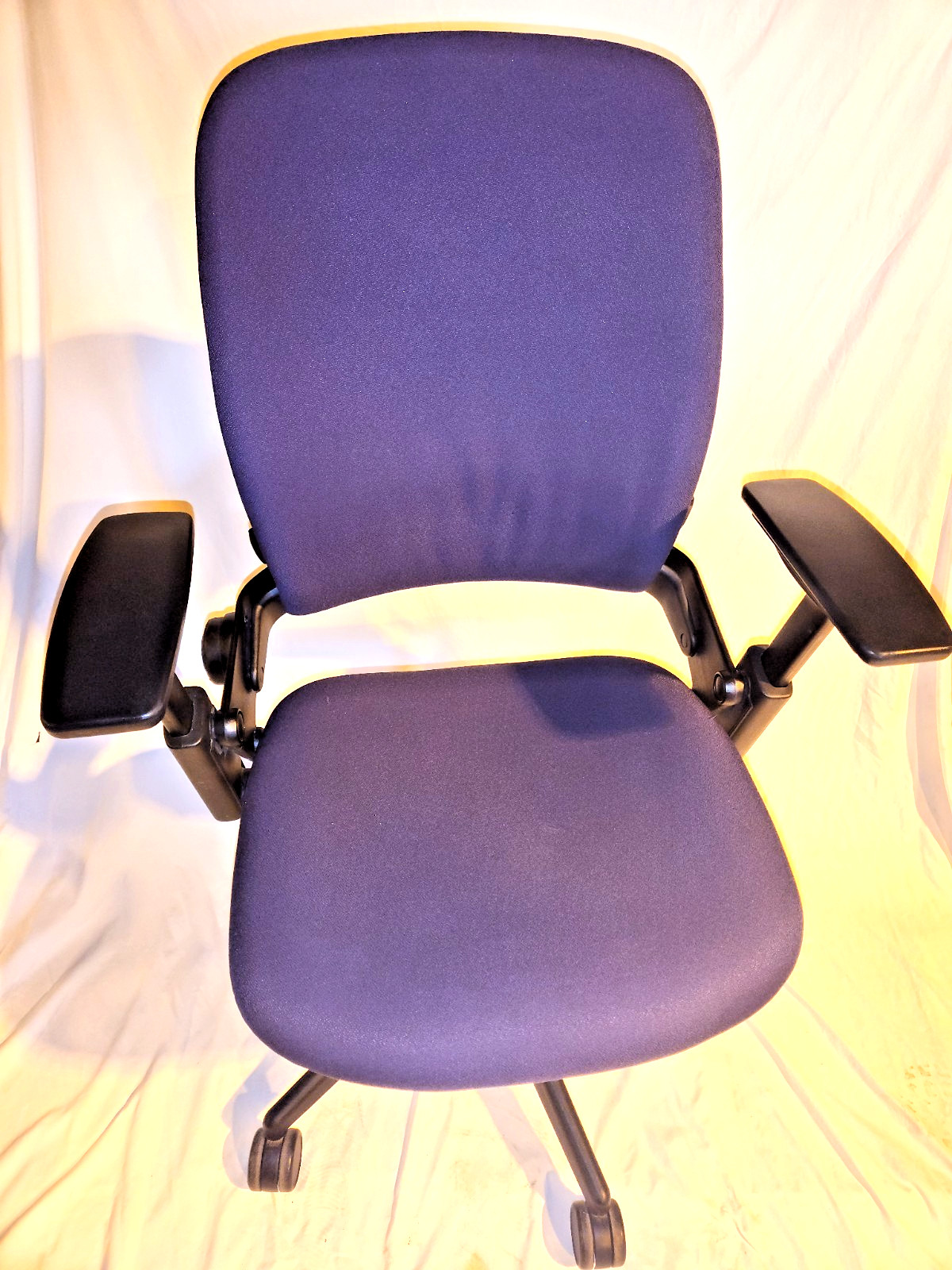 Steelcase Leap V2 ERGONOMIC TASK chair PURPLE FABRIC re furbished to near n e w
