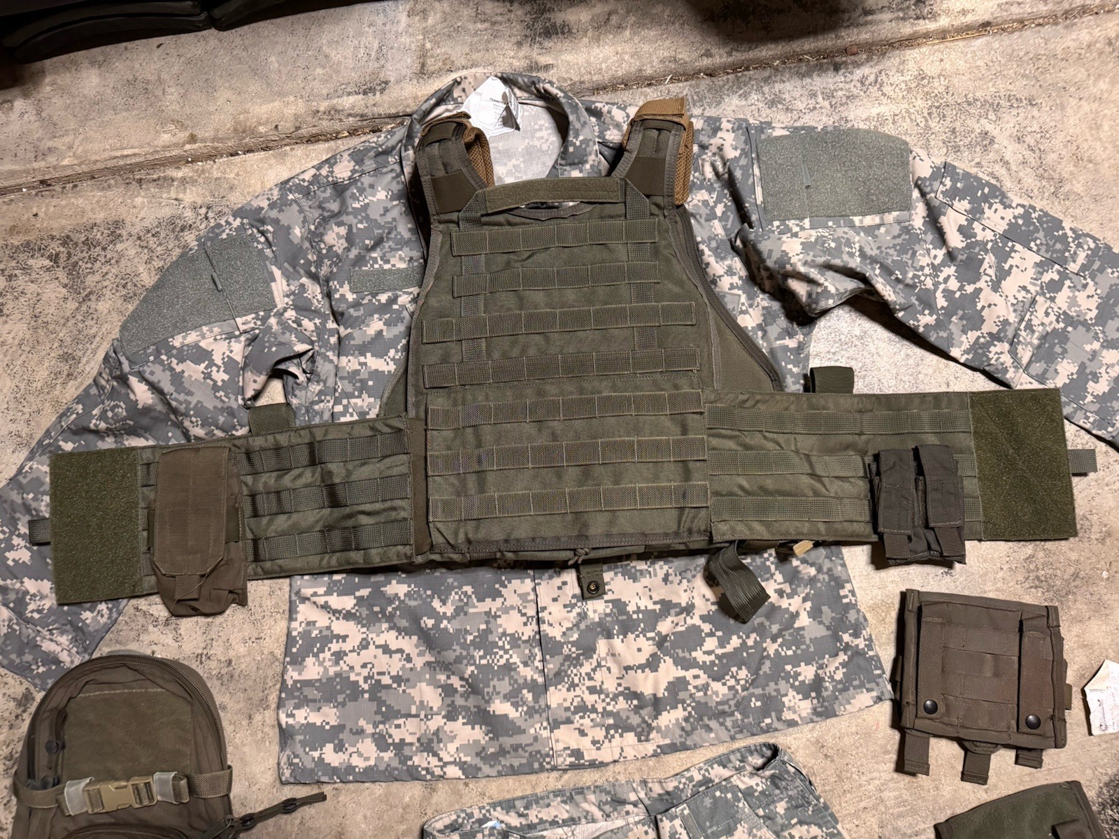 Eagle Industries MBAV Plate Carrier Green L/XL DELTA CAG SOF SURPLUS Loadout MAP