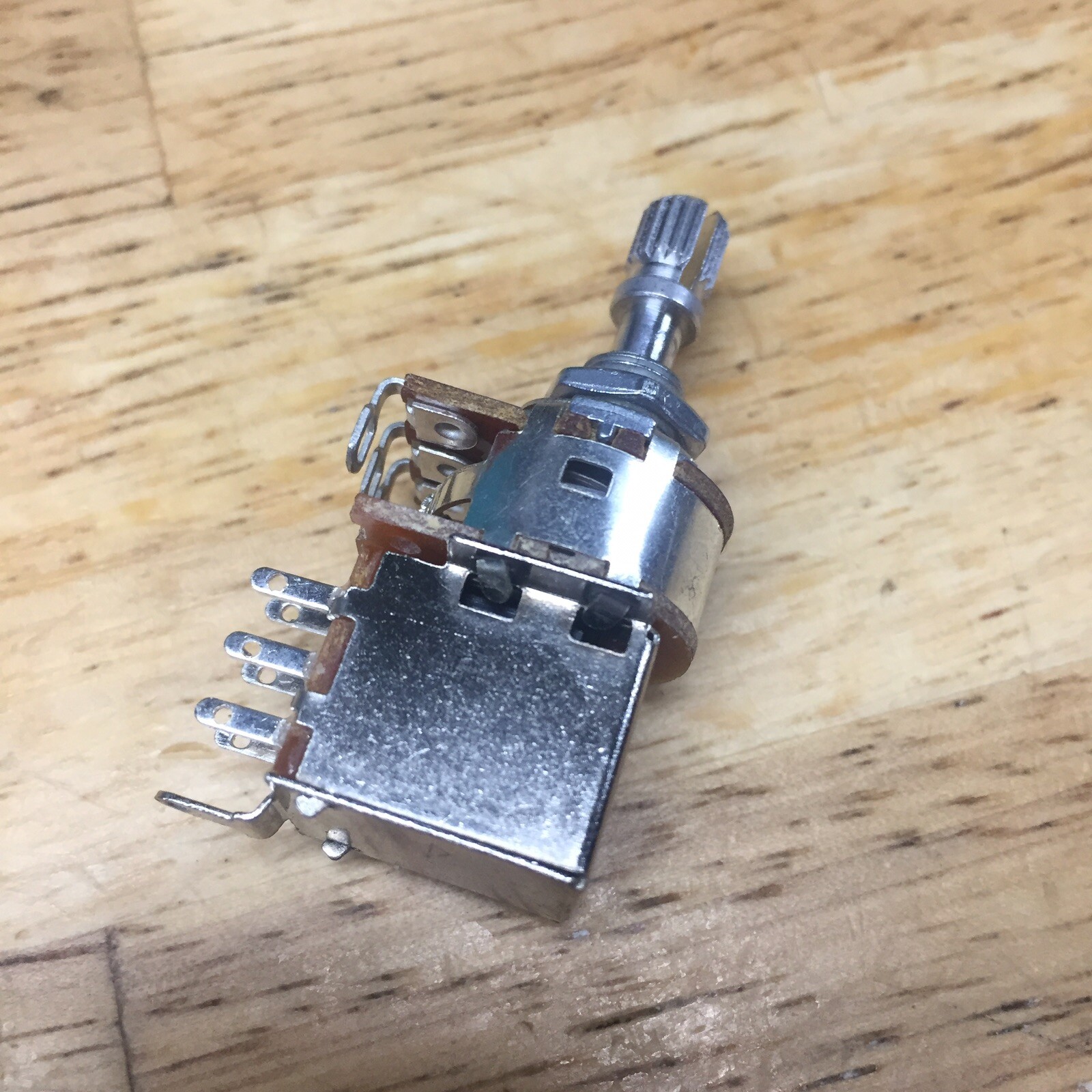 1 NEW 250k ohm Volume Tone Control Pot Potentiometer with DPDT Push Pull Switch