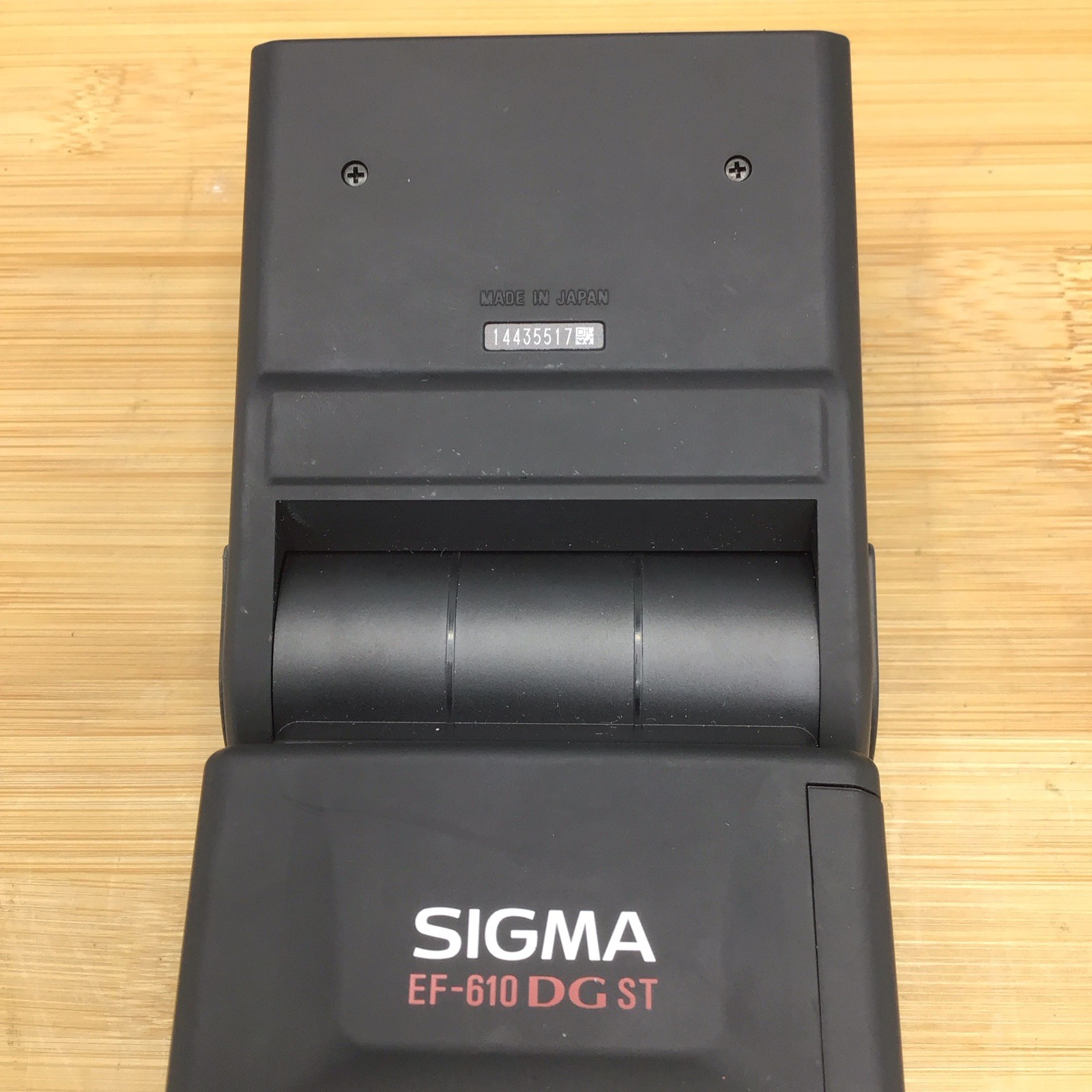 Sigma EF-610 DG ST Electronic Flash For Canon With Bag.