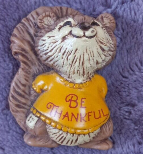 Vintage Hallmark Shirt Tales Pin 1982 Be Thankful Squirrel Thanksgiving CUTE!