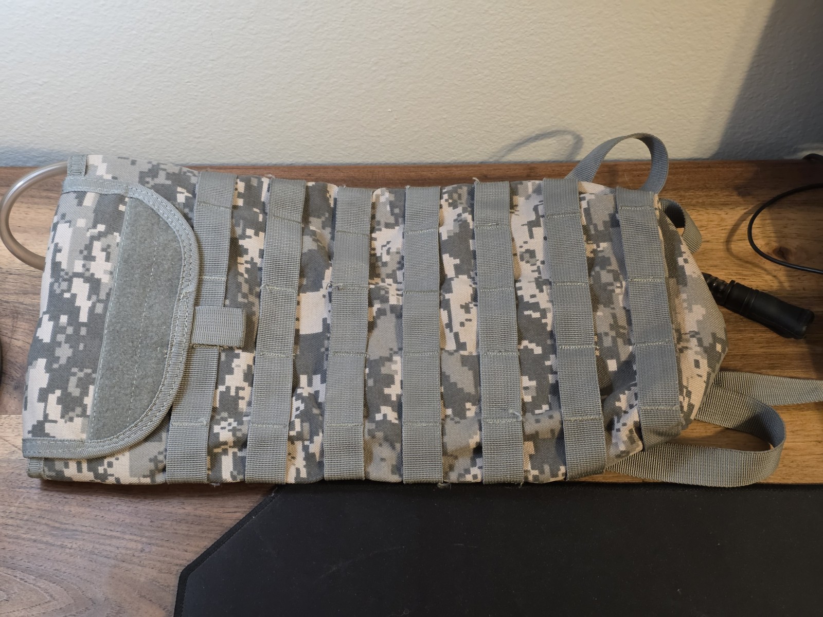 Condor MOLLE Hydration Carrier Pouch w/ 2.0 Liter Water Bladder ACU