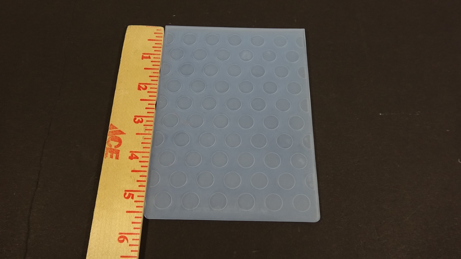 Lifestyle Crafts Quickutz Embossing Folder Small Circles