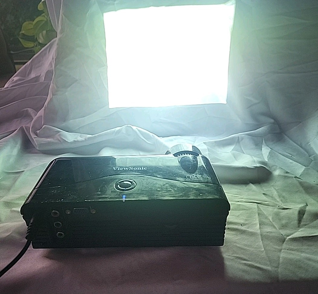ViewSonic Projector PJD2121 DLP SVFA Multifunction Projector With Power Cord