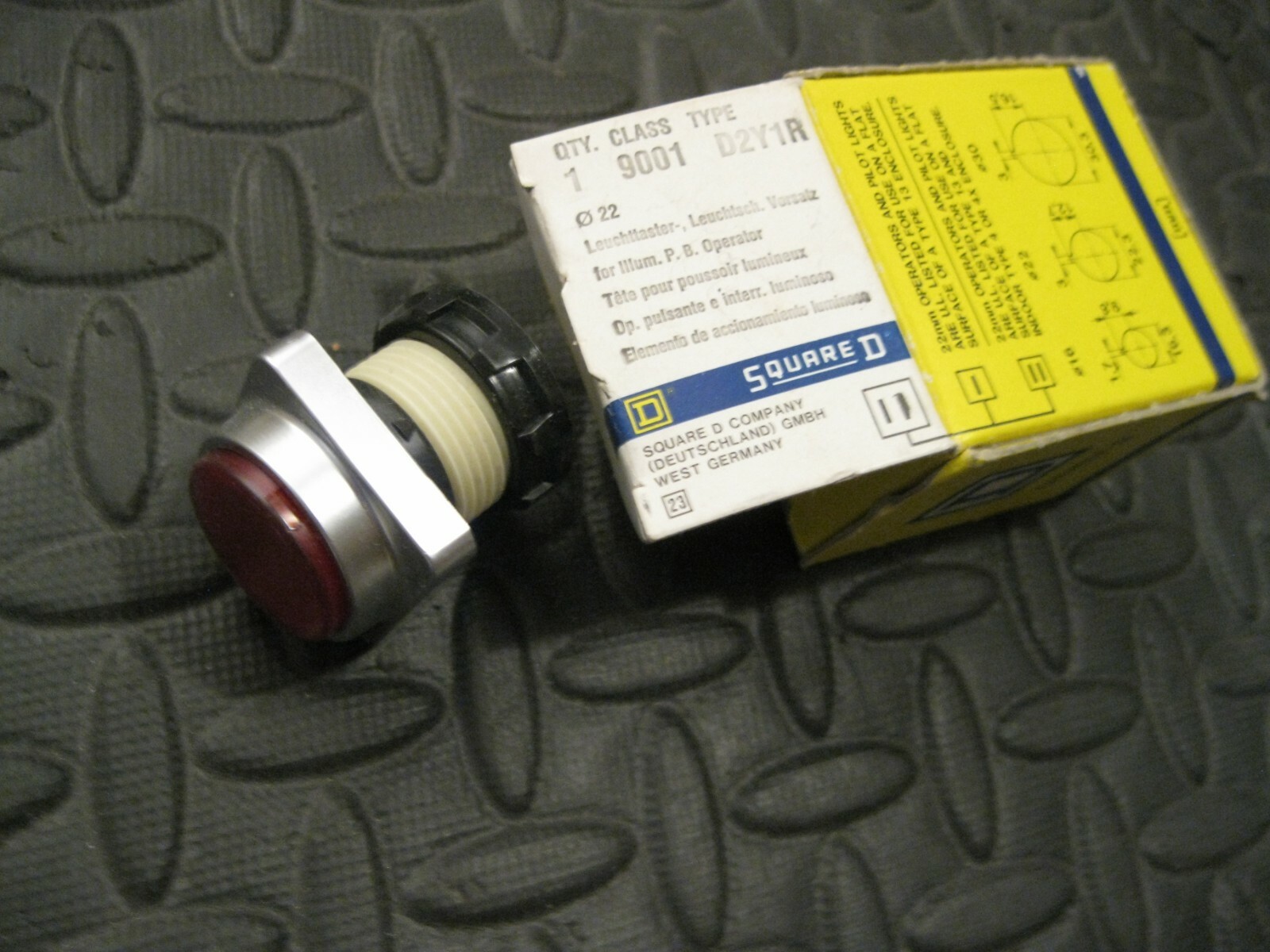 Square D Class 9001 Type D2Y1R Red Pushbutton Replacement