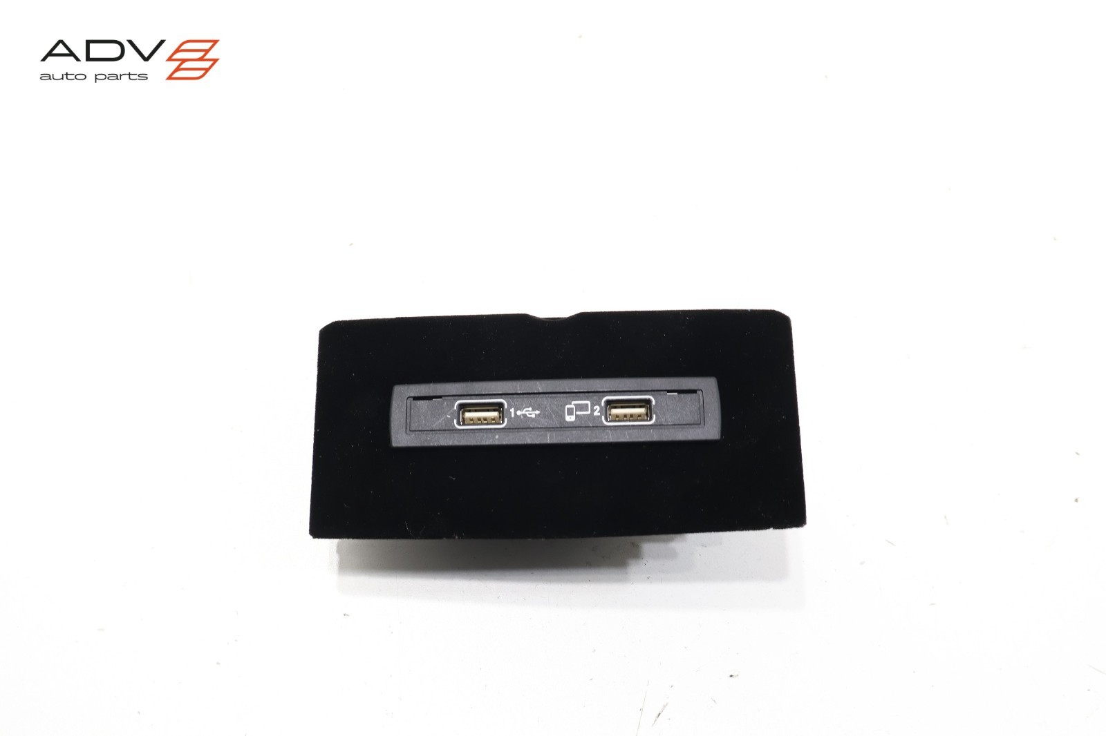 2013 - 2018 MERCEDES CLS550 W218 CENTER CONSOLE DUAL USB CHARGING PORT OEM