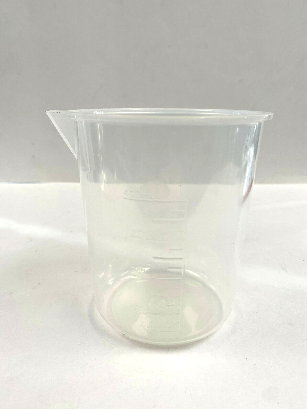 Plastic 400 mL Pouring Cups with Spout