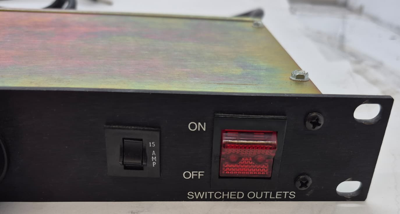 Furman PL-8 8 Port Power Conditioner & Light Module - Missing Light Modules
