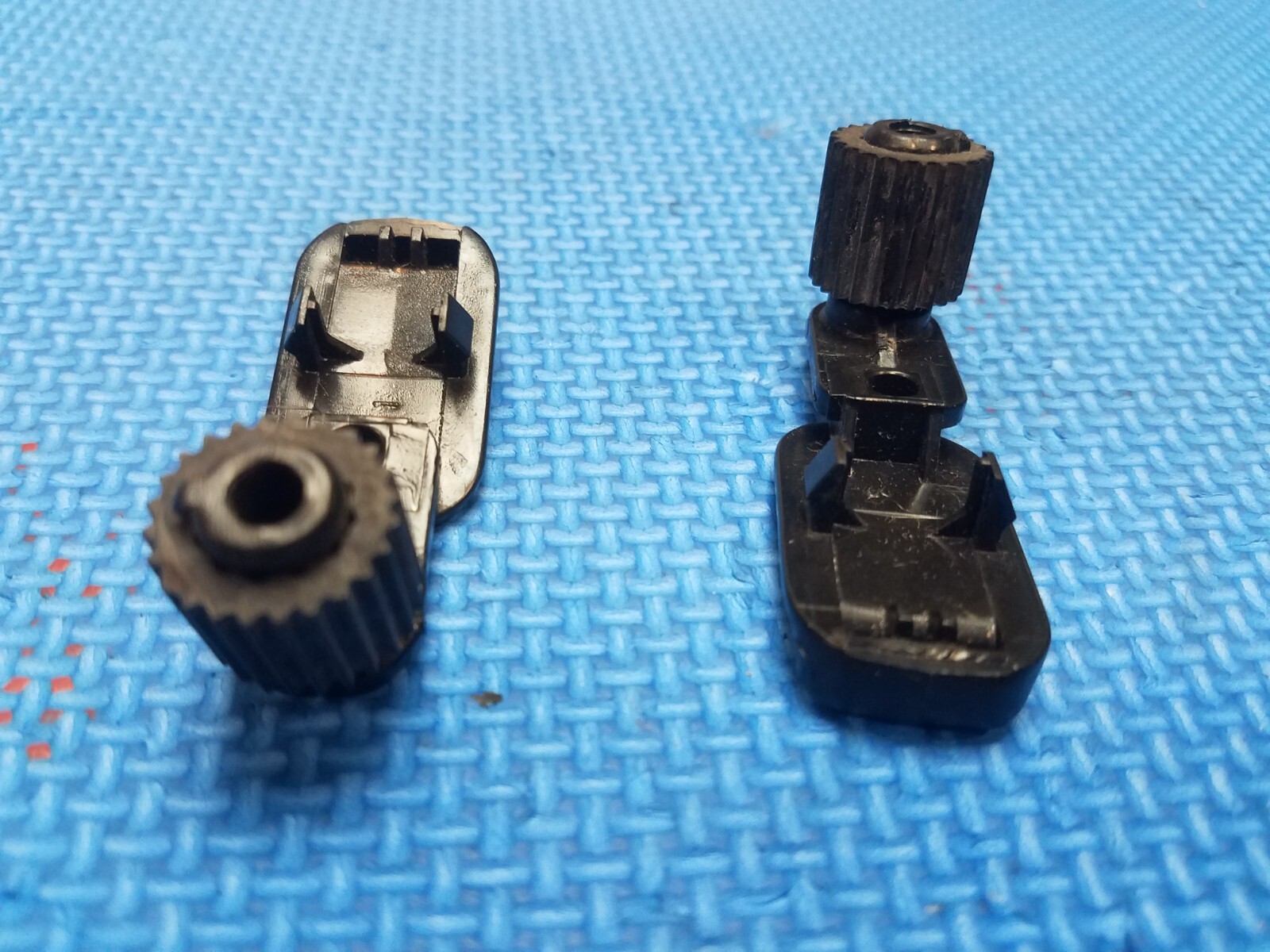 02-06 Honda CR-V RSX Glove Box Latch Element Handle Lock STOPPERS RETAINERS