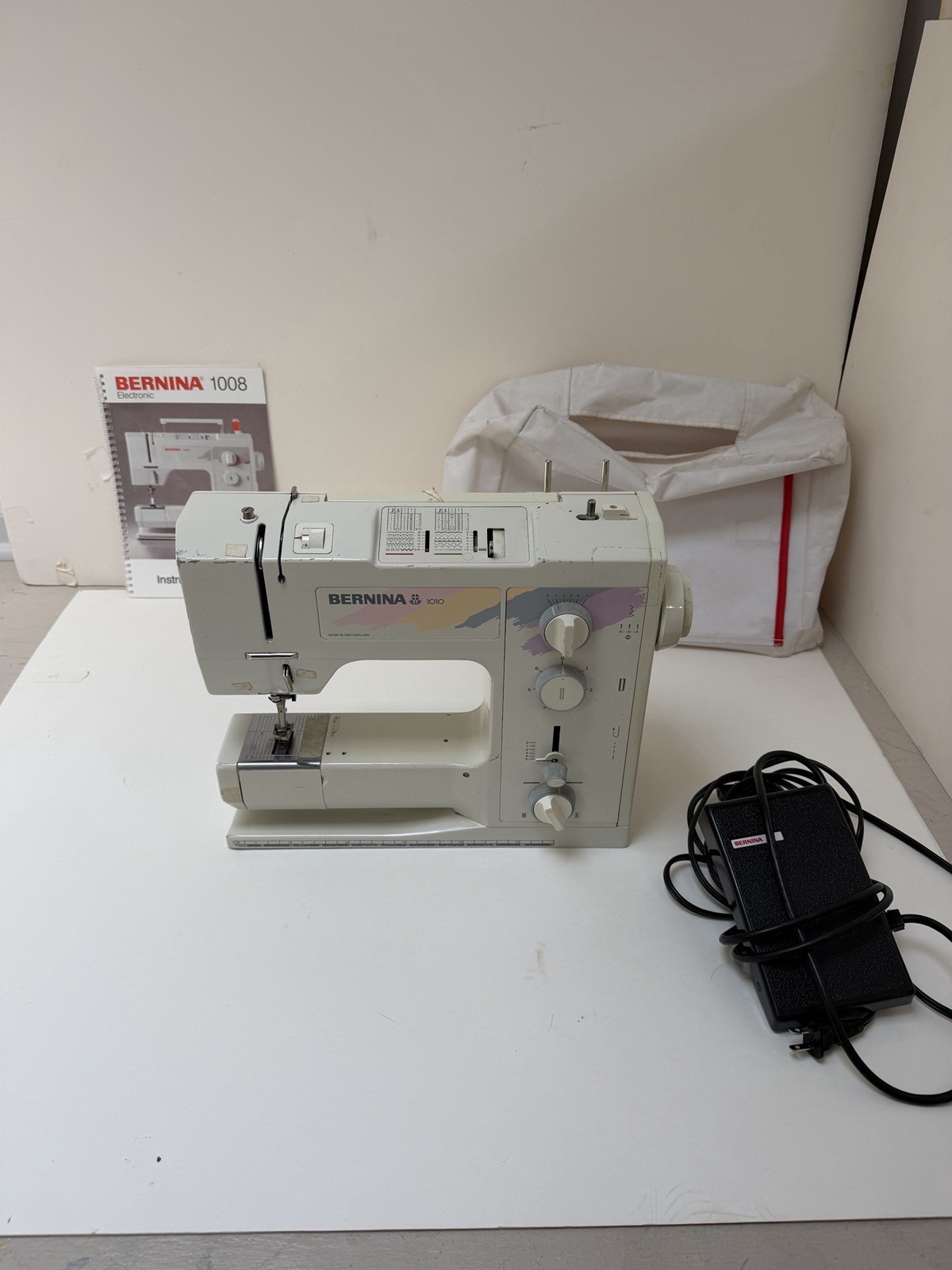 Bernina 1010 Mechanical Sewing Machine