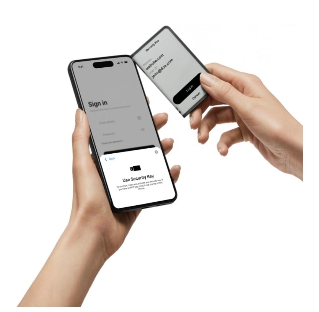 Ledger - Stax Crypto Hardware Wallet with Folio - Curved E Ink Touch Screen
