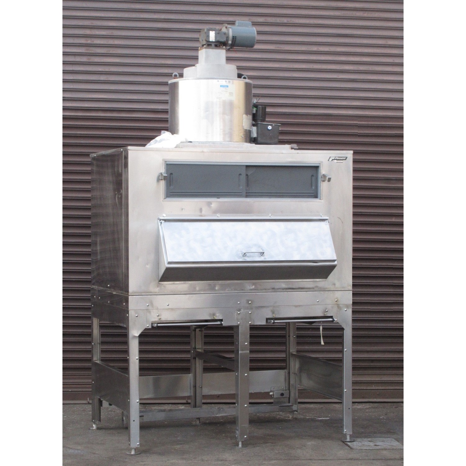 Howe 2000RL Ice Maker Flaker with Ice Storage