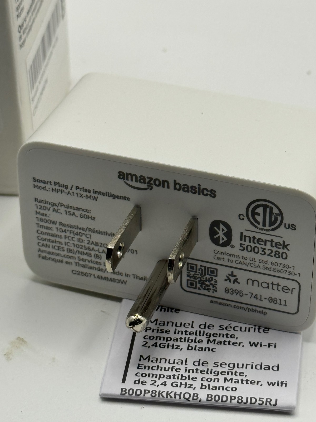 Amazon Basics Smart Plug Matter Compatible 2.4 GHz Wi-Fi White Outlet Adapter