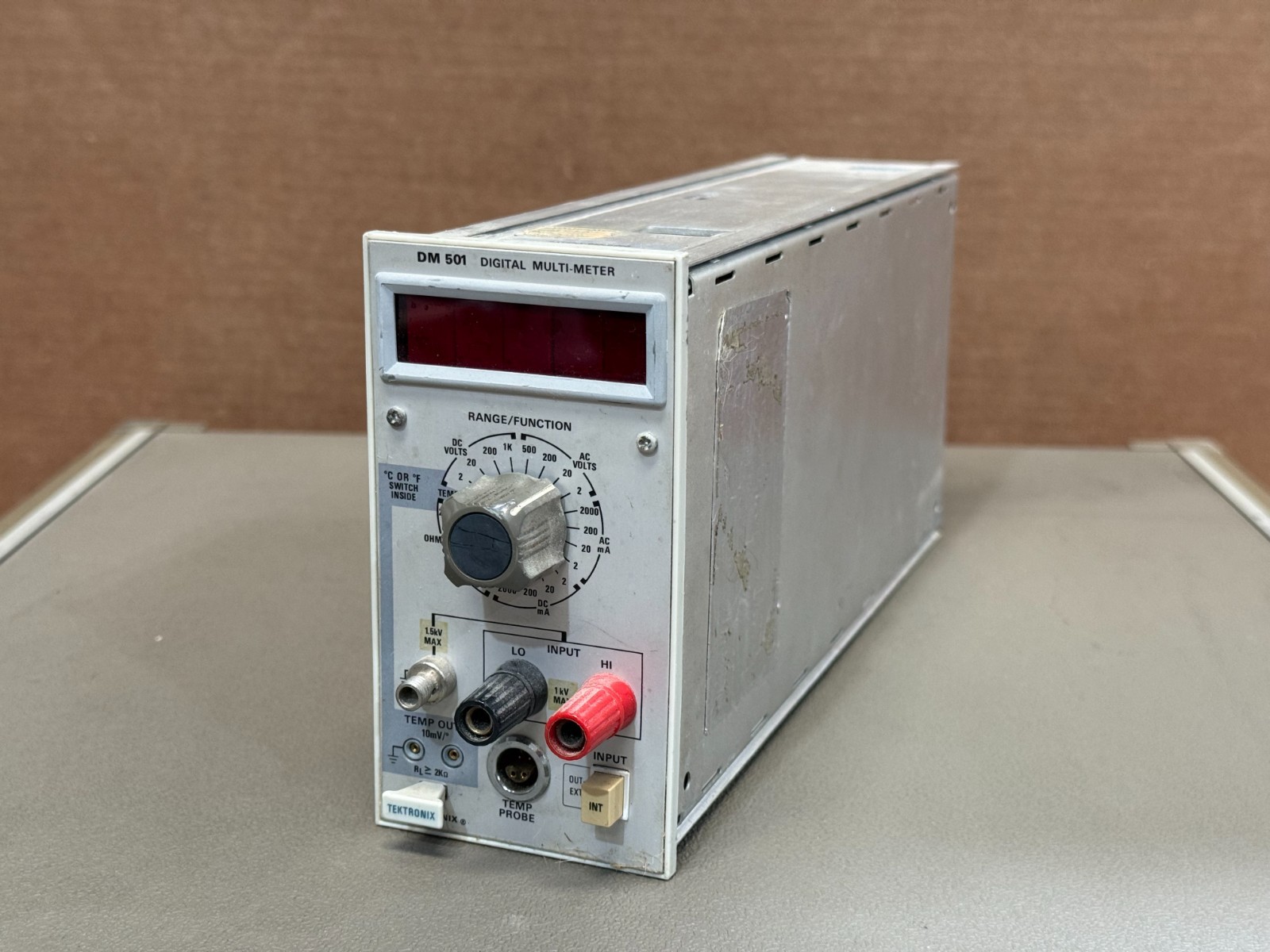 Tektronix DM501 Digital Multimeter
