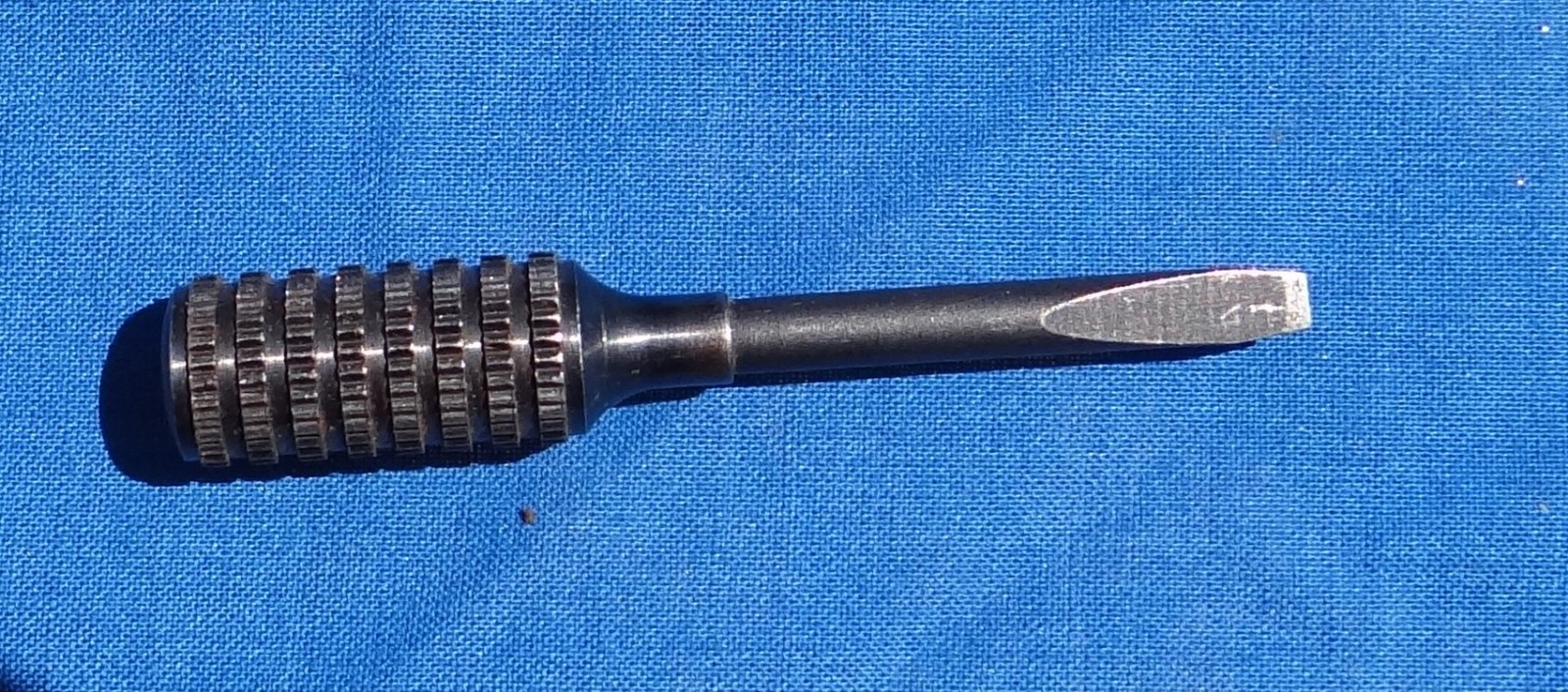 Scarce 1940-1958 Knurled Blue Steel Smith & Wesson Factory Revolver Screwdriver