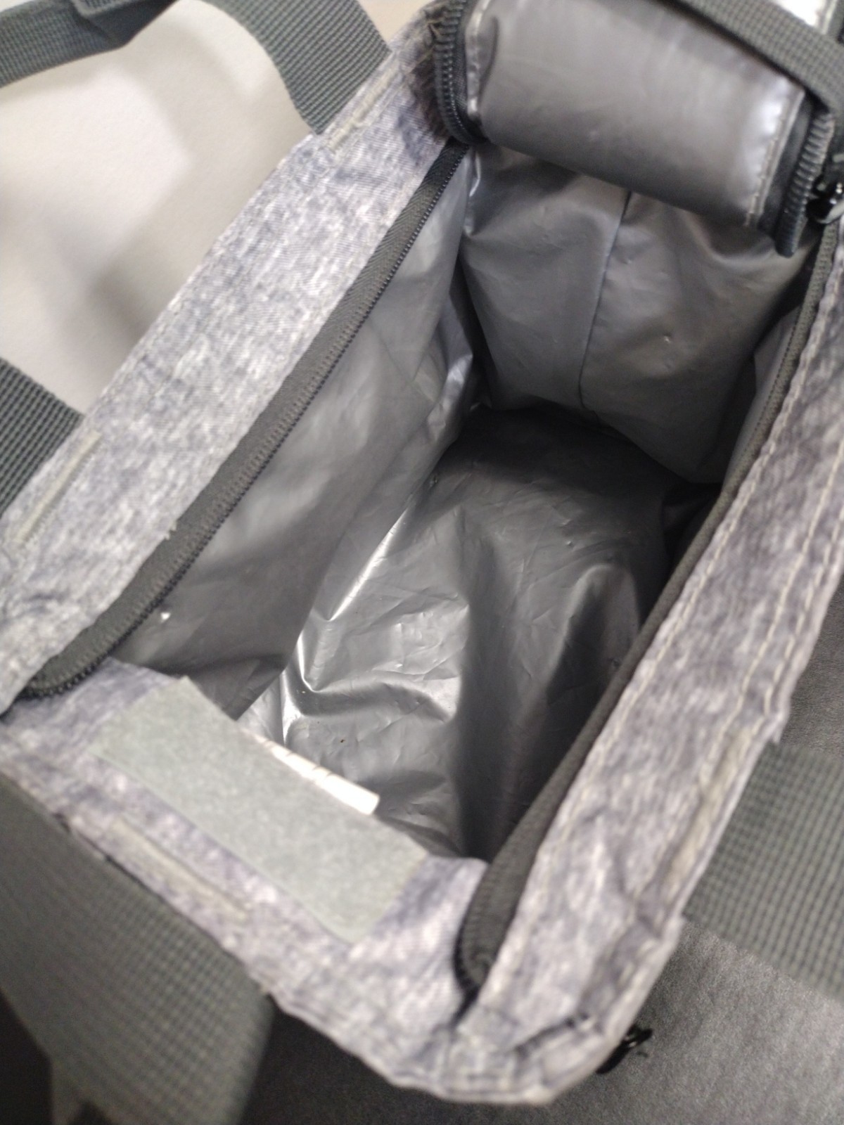 Igloo Cooler Bag Small Clean Good Zippers