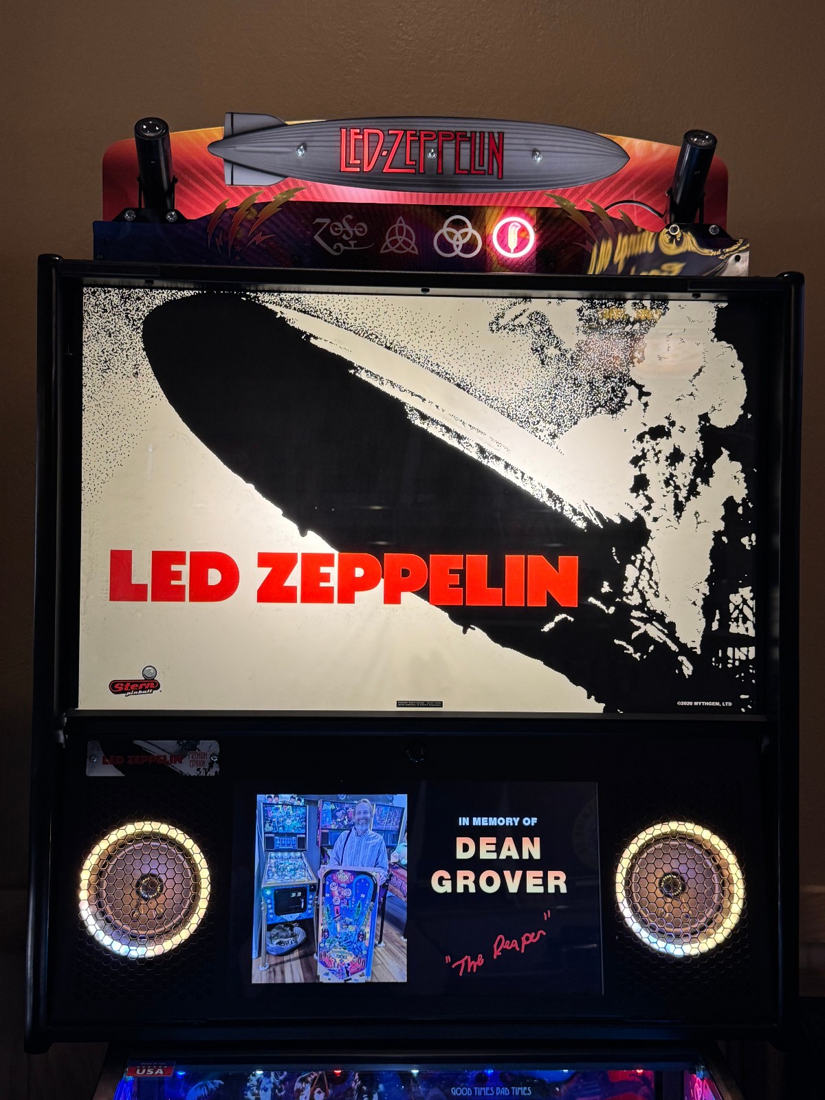 Stern LED ZEPPELIN-PREMIUM pinball: Expression Speaker Lighting, Topper, Hermit