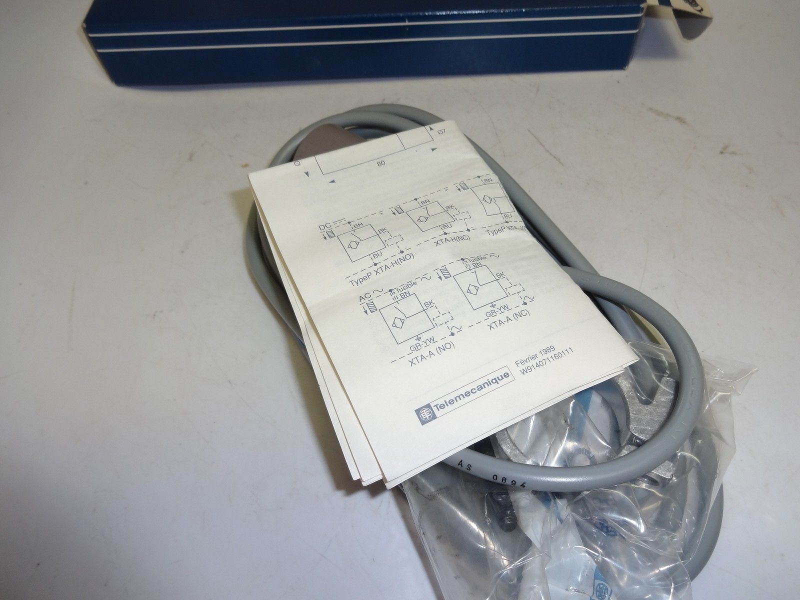 Telemecanique XTA-A209116 Square D 061982 Proximity Switch XTAA209116
