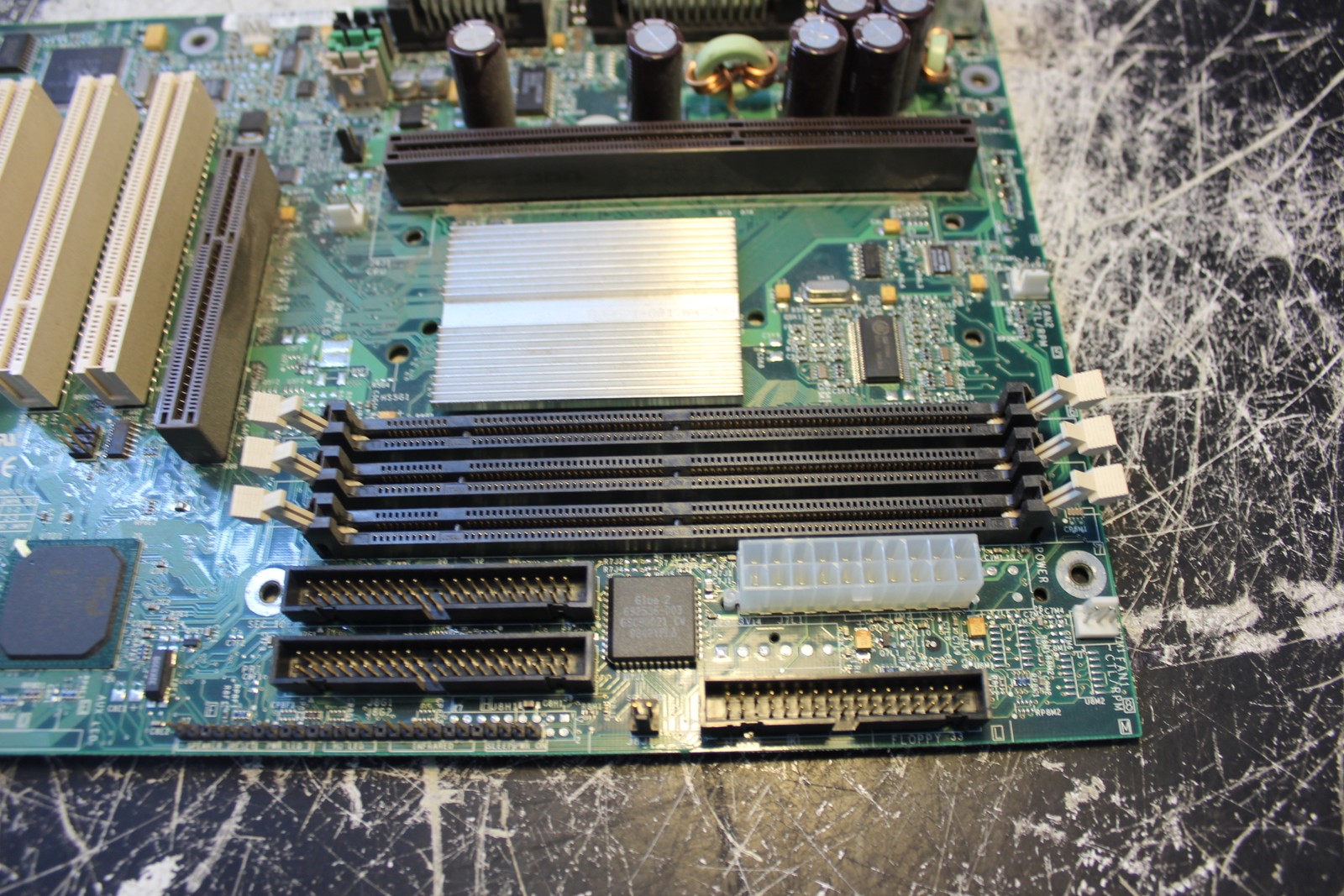 INTEL SE440BX-2 Slot 1 Processor Motherboard
