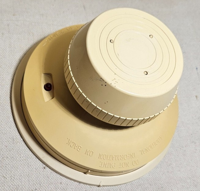 Lot (2) System Sensor 1400 Smoke Detector Yellowed