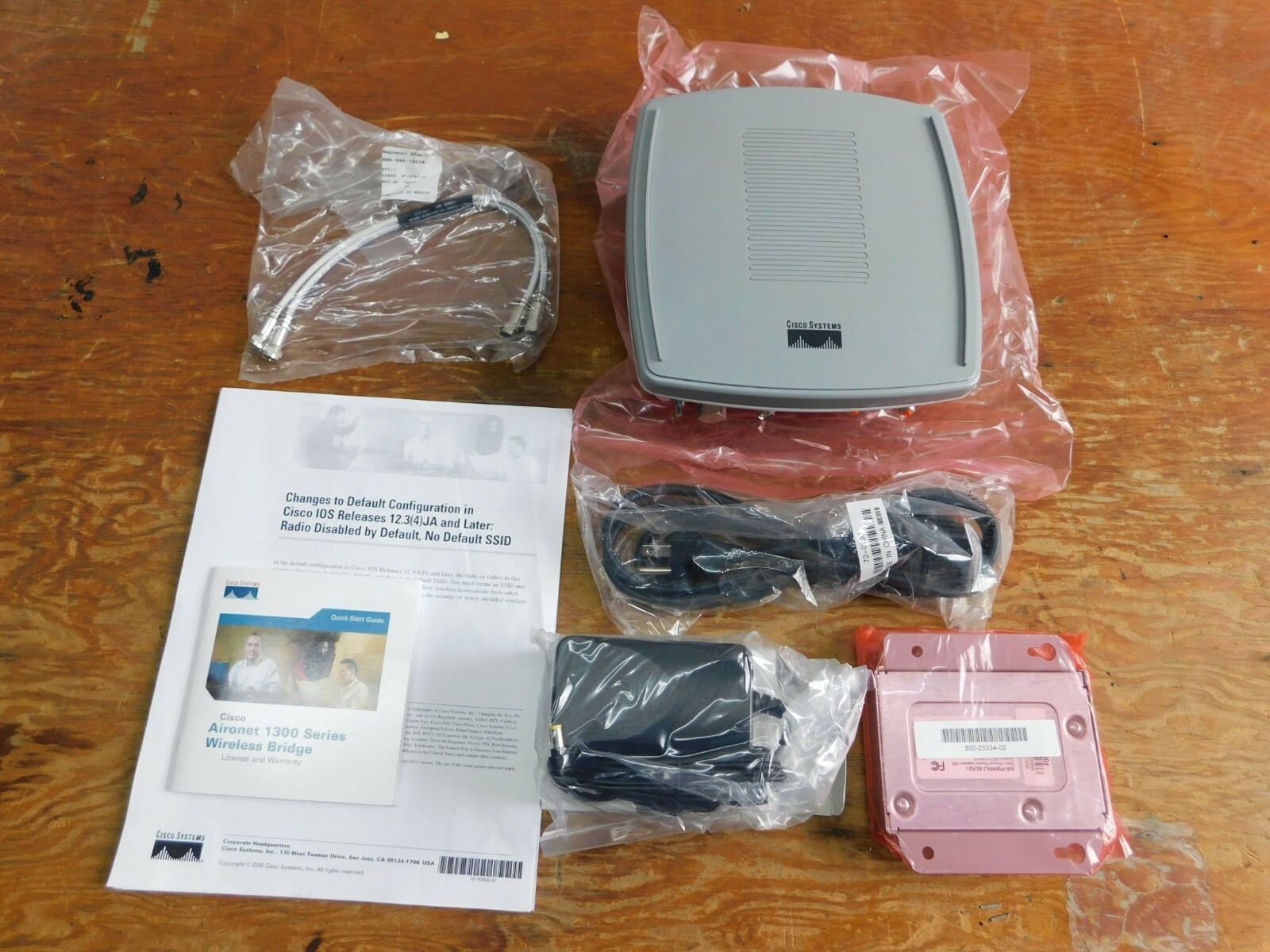 Cisco Aironet BR1310G Access Point Bridge + Power Injector AIR-PWRINJ-BLR2 New