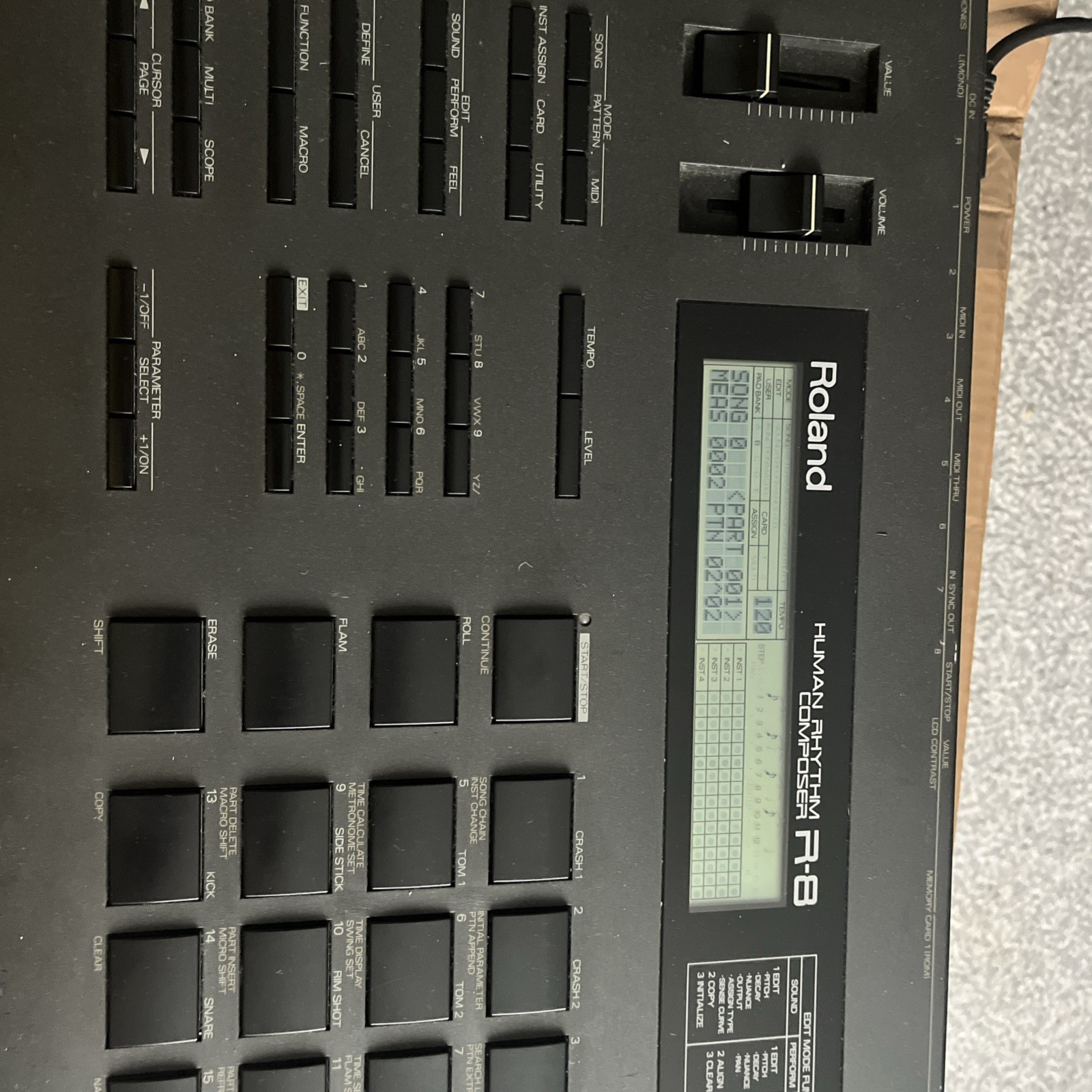 Roland R-8 Drum Machine Human Rhythm Composer (R8)