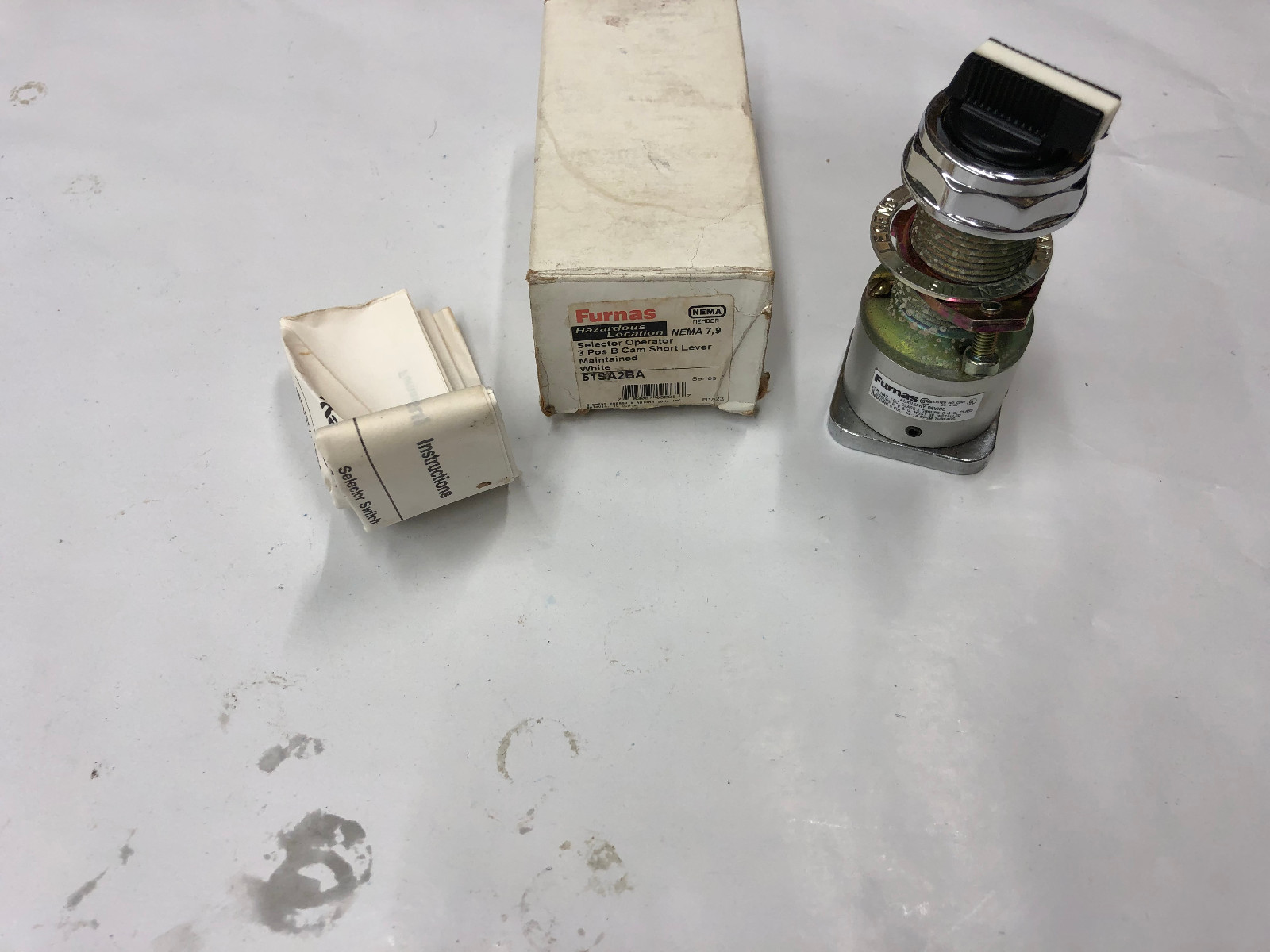 NEW Furnas 51SA2BA Ser. A Selector Operator 3 Pos B Cam Short Lever White